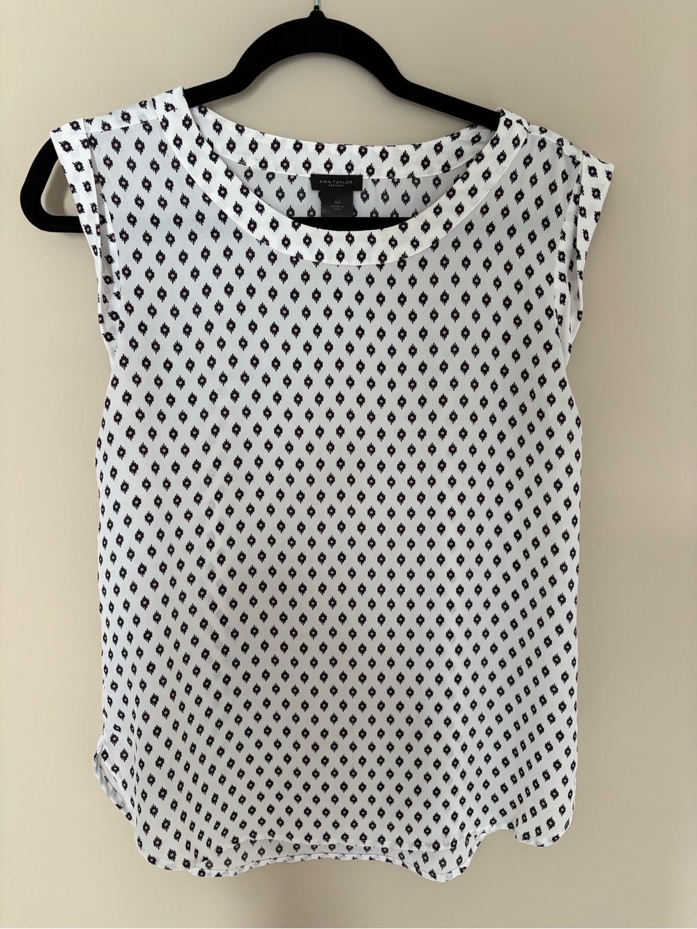Ann Taylor White Camisole with Black Diamond Print